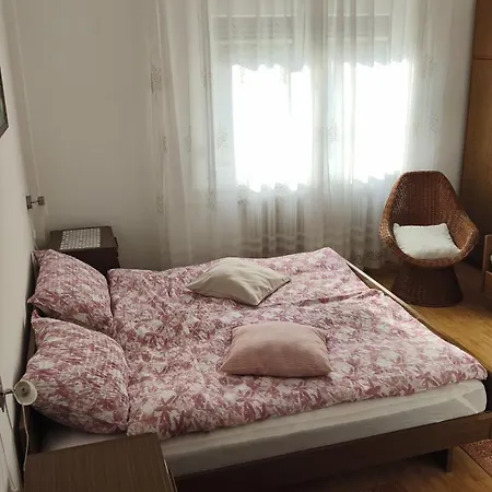 Apartman Sobe Godina *